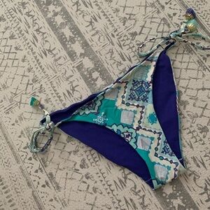 H&M Bikini bottom with stones‎ on the ties